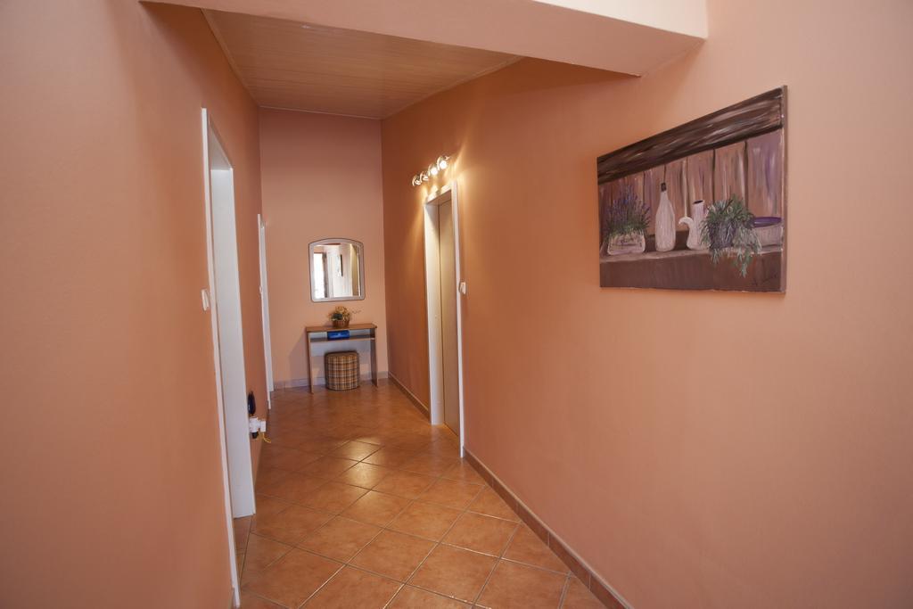 Neda 3* Makarska